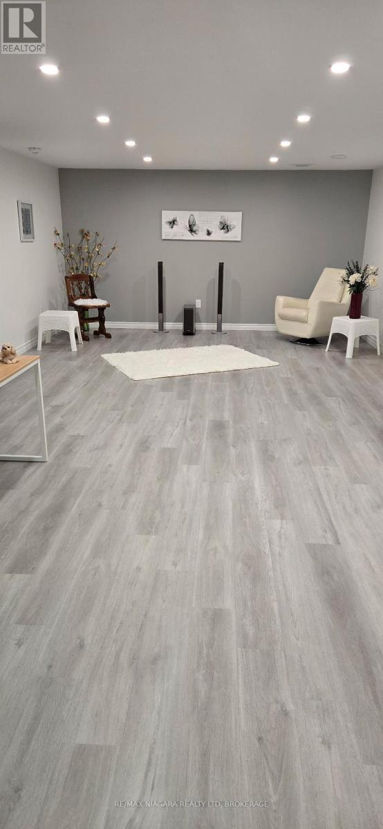 Building Photo - 8 Hopkins St