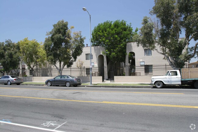 Foto del edificio - 732-743 E 108th St