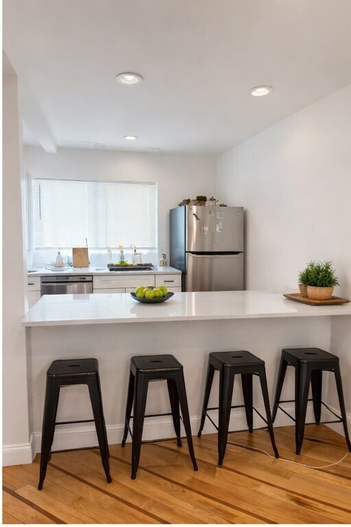 Foto del edificio - 585 Shirley St