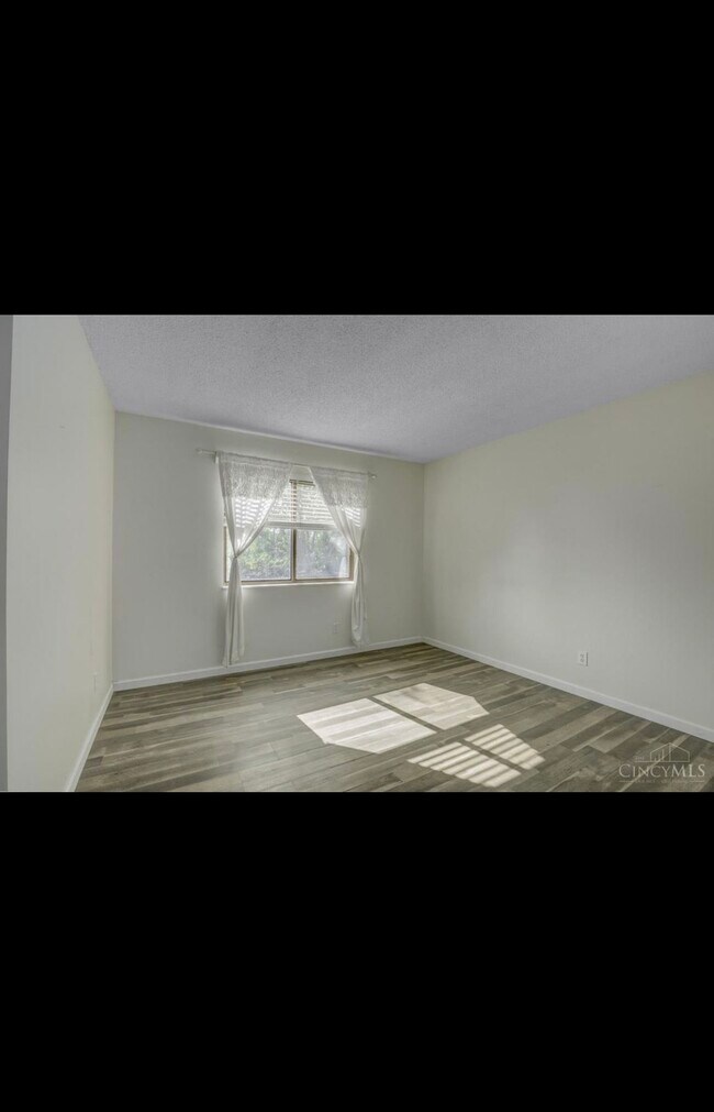 Foto del edificio - 3921 Mack Rd