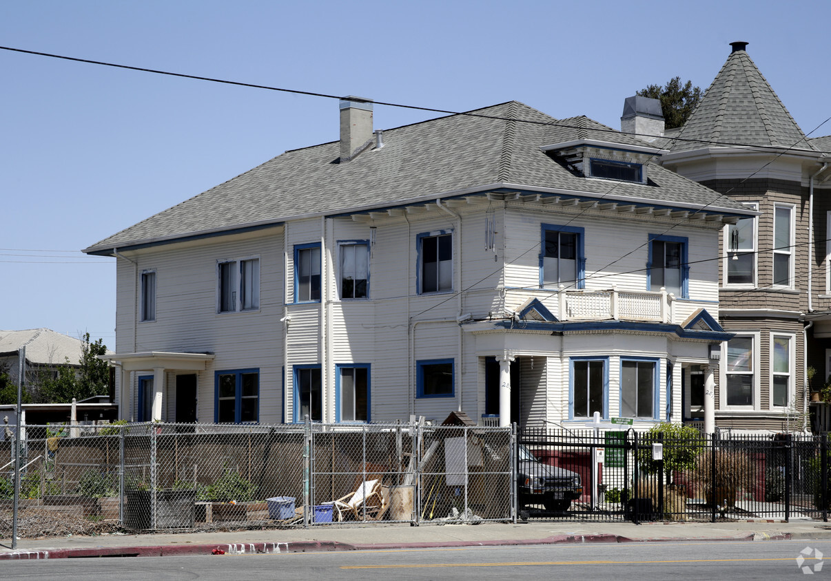 Primary Photo - 2811 Market St