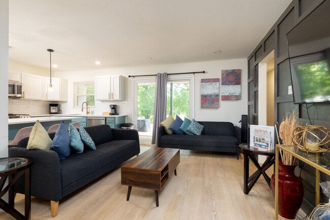 Foto del edificio - 7520 Sequoia Ct