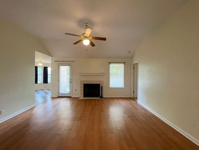 Building Photo - 205 Juniper Dr
