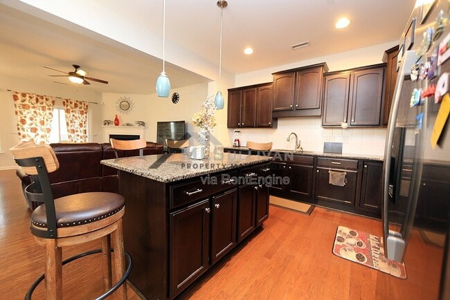 Foto del edificio - 2422 Memory Ridge Drive