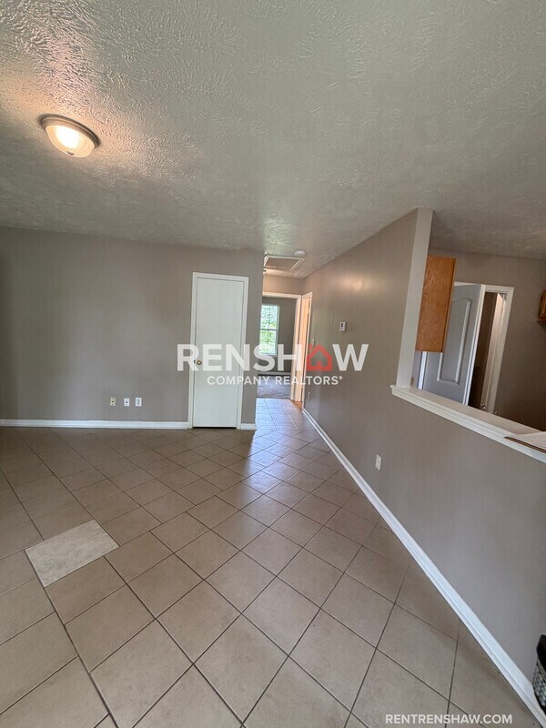 Building Photo - 408 McGee Loop