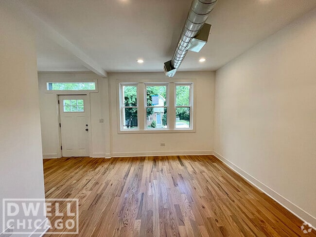 Building Photo - 1851 W Dickens Ave