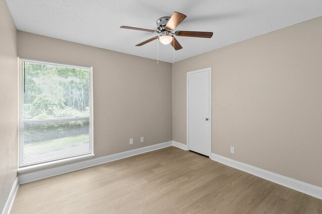 Interior Photo - The Landing on Emerald Pointe