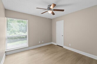 Interior Photo - The Landing on Emerald Pointe