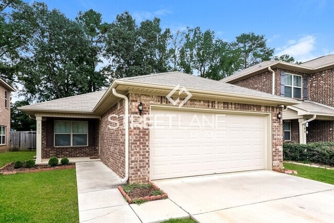 Building Photo - FIRST FULL MONTH RENT FREE!