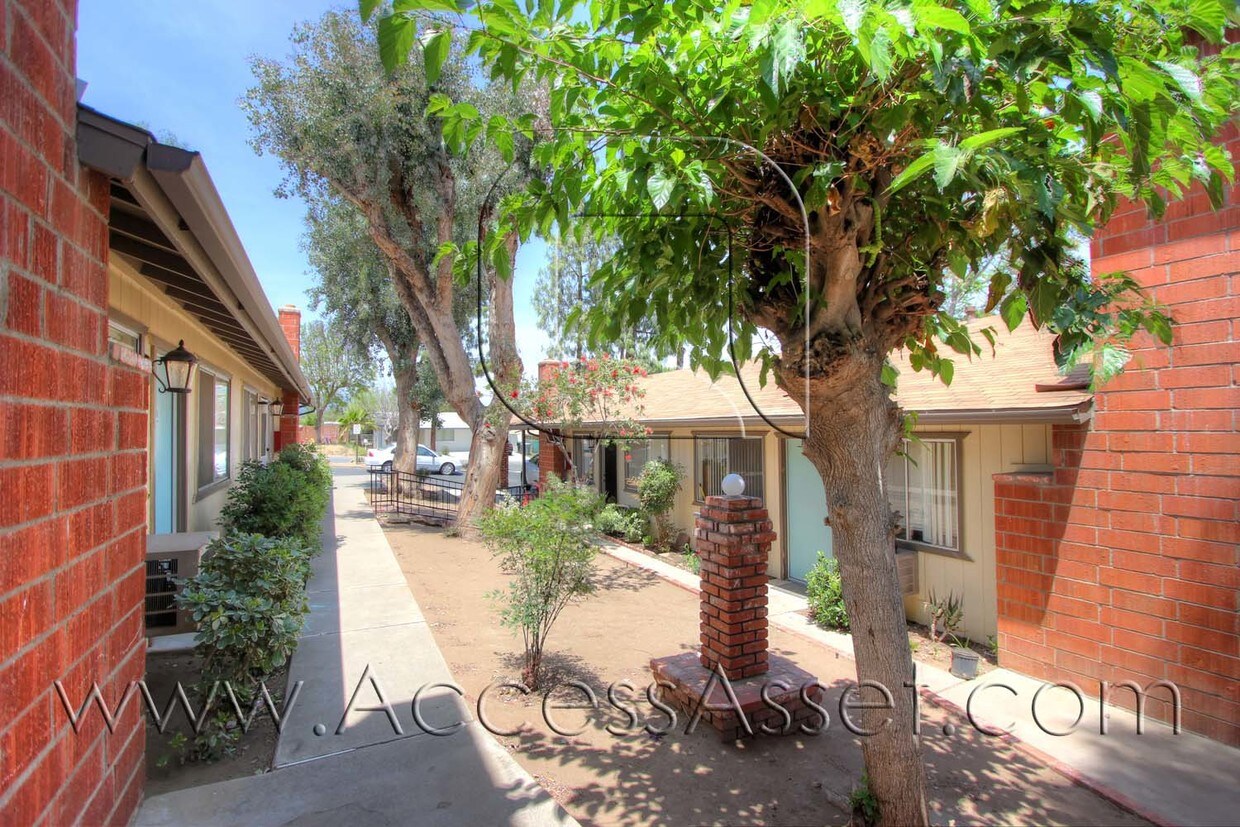 Photo - 33078 Adelfa St
