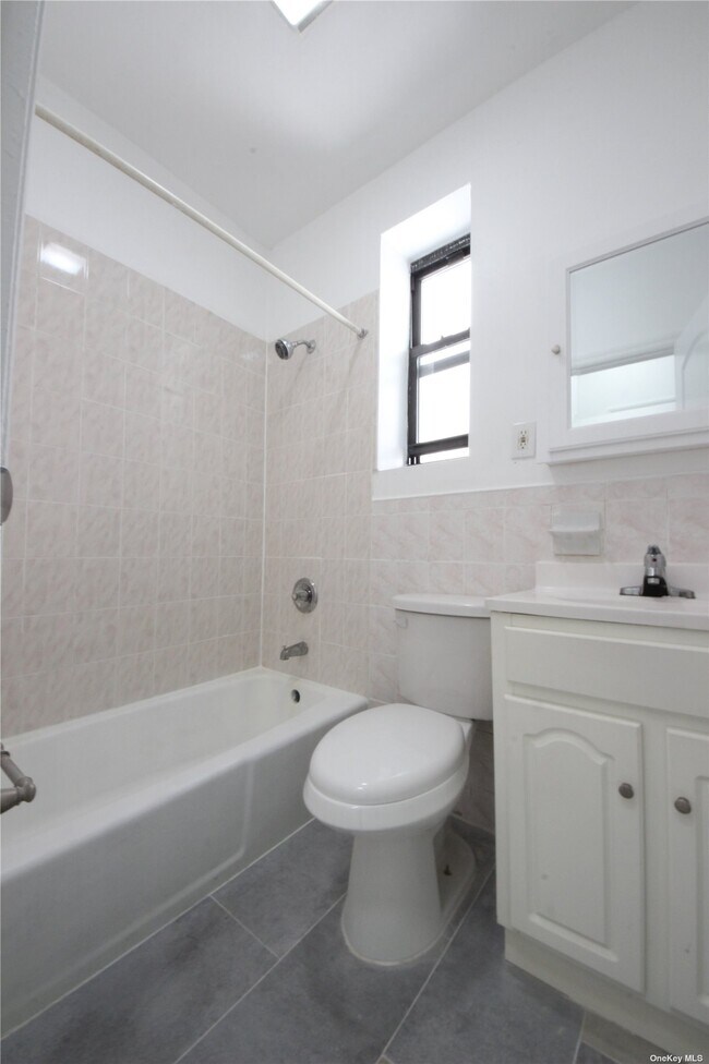 Foto del edificio - 66 Wyckoff Ave