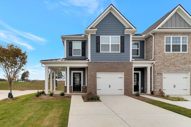 Foto del edificio - BRAND NEW 3 BD 3 BATH MURFREESBORO TOWNHOM...