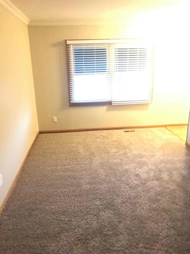 Foto del edificio - 1370 Robinwood Dr