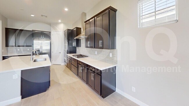 Foto del edificio - 10810 W Marshall Ave