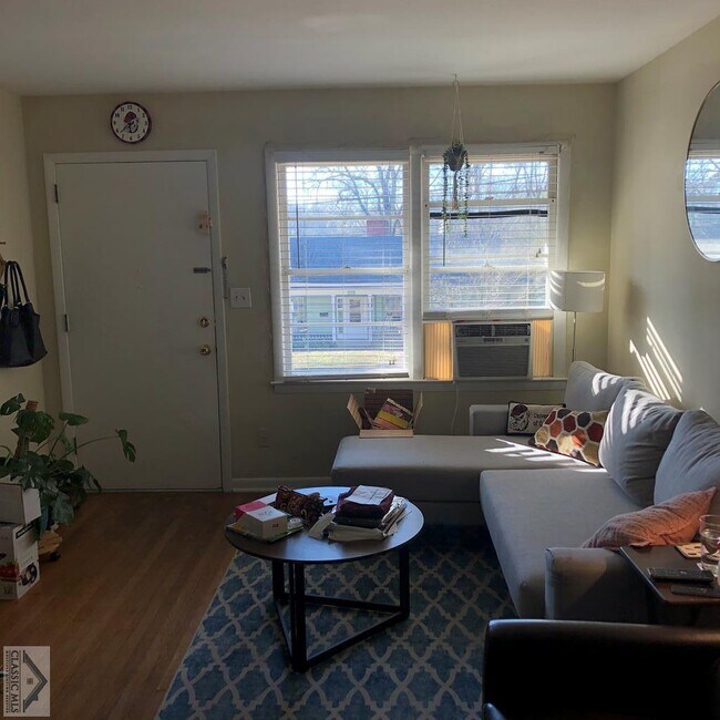 Building Photo - 519 Castalia Ave