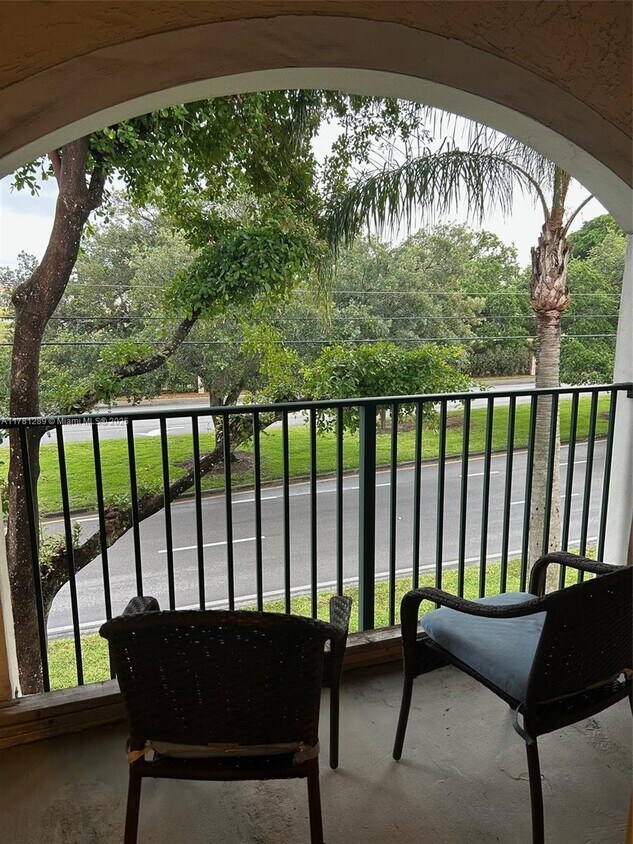 Foto principal - 1707 Village Blvd