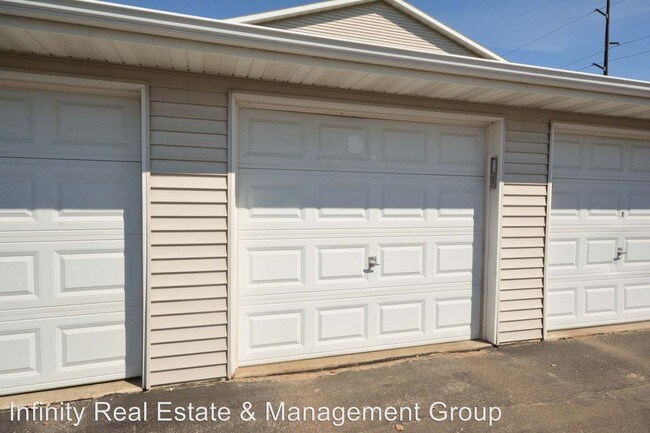 Foto del edificio - 2 br, 1 bath Apartment - 2054 11th Ave SE #A