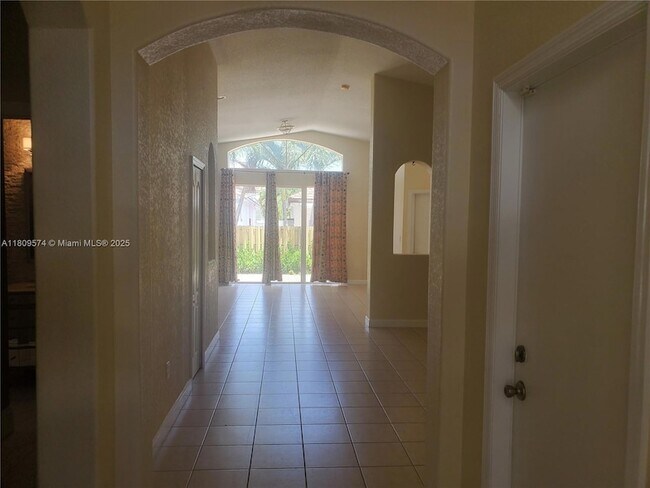Foto del edificio - 15435 SW 24th Terrace