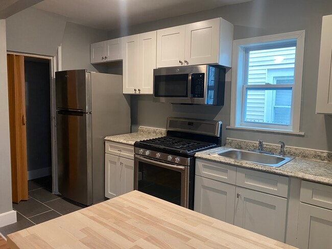 Kitchen - 194 Messer St