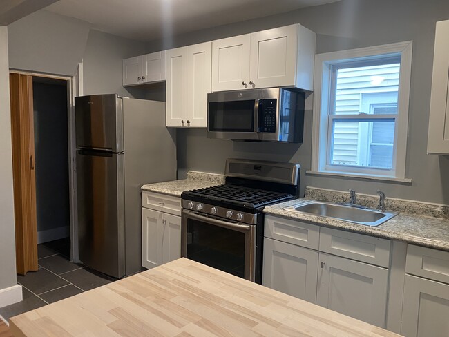 Kitchen - 194 Messer St