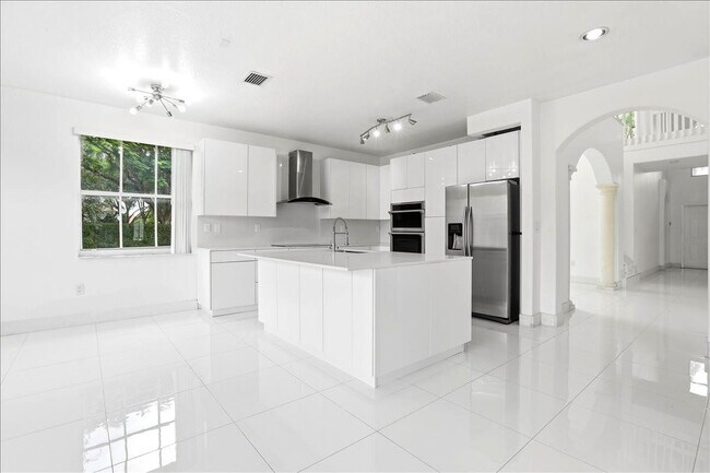 Building Photo - 3802 SW 165th Terrace