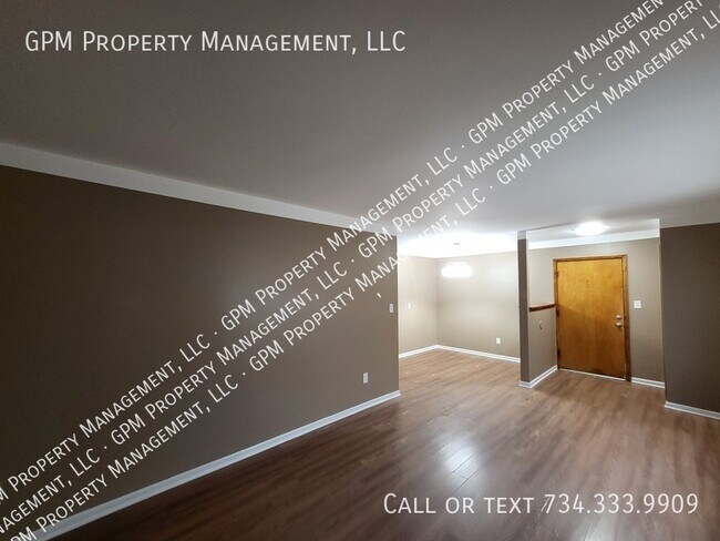 Building Photo - 875 Raupp Pl