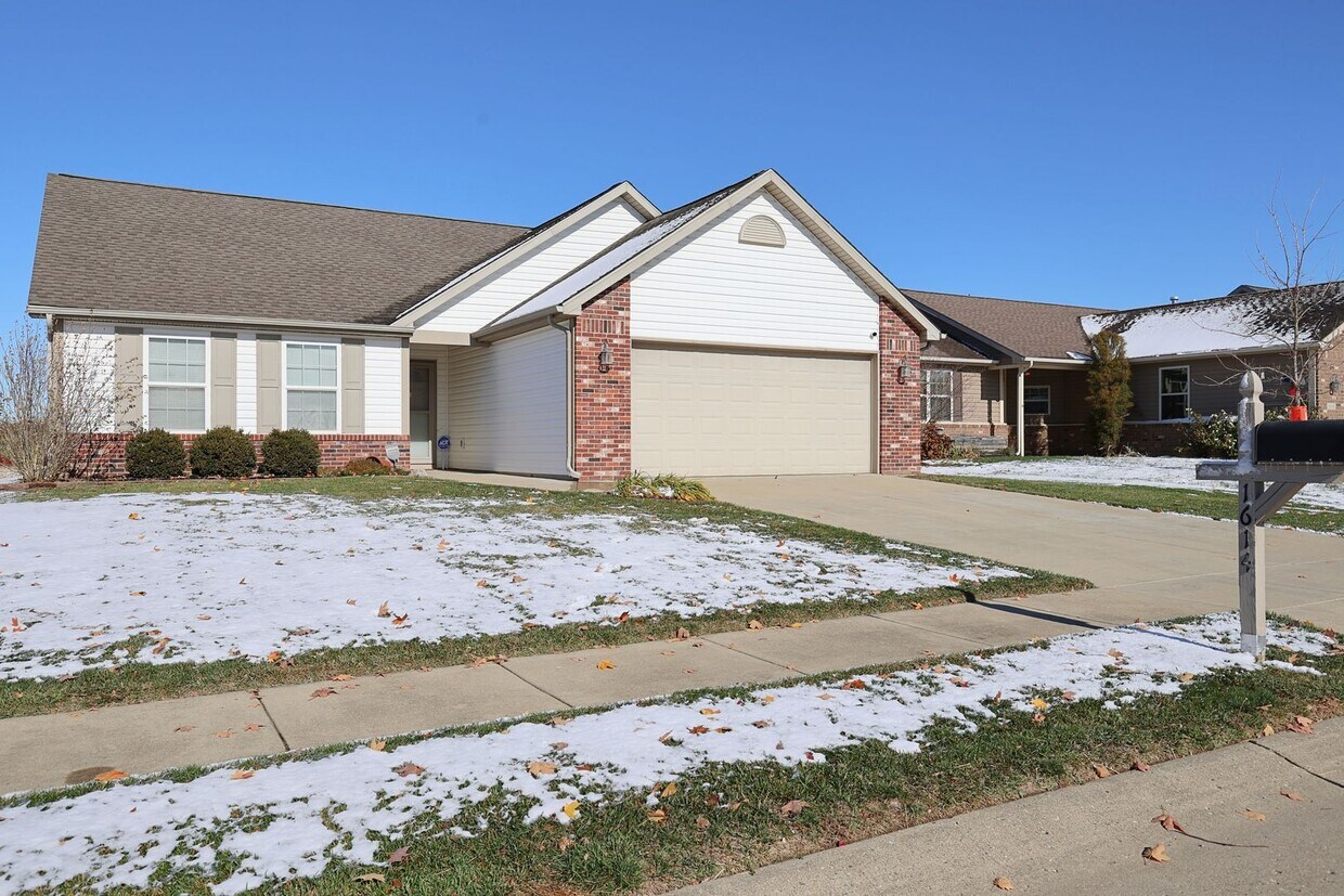 Foto principal - Spacious 2 Bedroom / 2 Bath Home Room Shar...