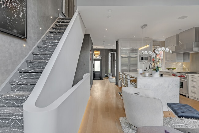 Building Photo - 109 Hazelton Ave