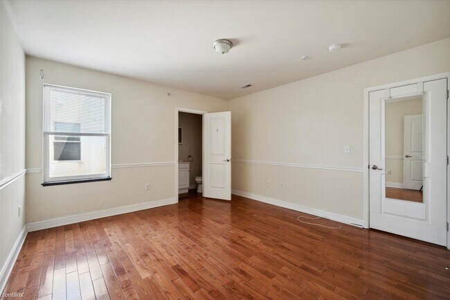 Foto del edificio - 3 br, 3 bath 4plex - 1712 CECIL B MOORE AV...