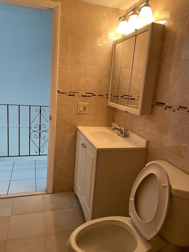 Building Photo - 6625 W 4th Ave