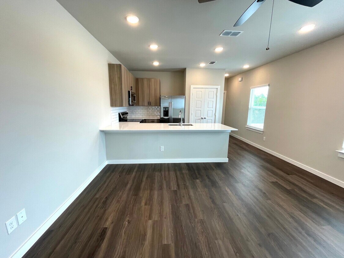 Foto principal - 1340 Co Rd 1106