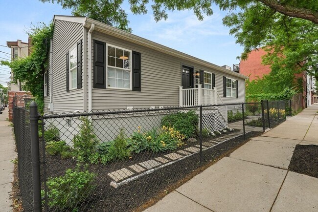 Building Photo - 80 Cottage St