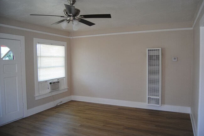 Foto del edificio - 2403 Sunset Ave