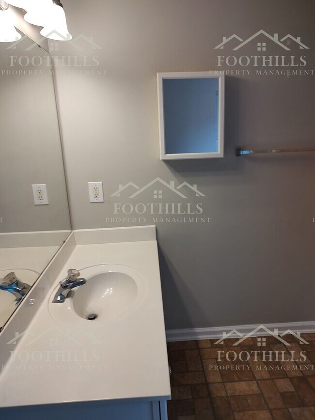 Foto del edificio - 3-Bedroom Home with Scenic Views in Pendle...