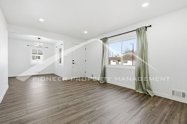 Building Photo - Charming Home with Washer/Dryer and Storage Shed