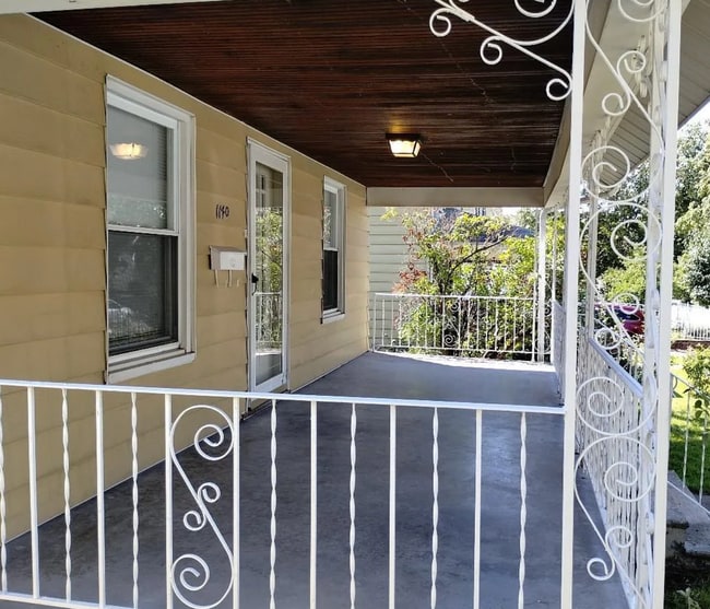 Building Photo - 1140 E Dayton St