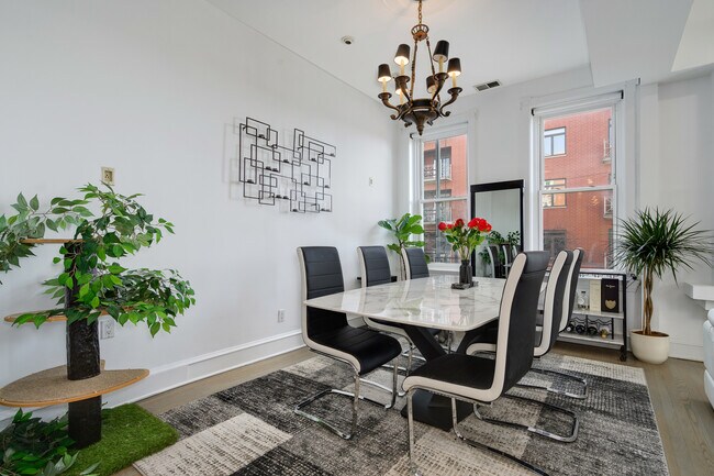 Foto del edificio - 1170 W Armitage Ave