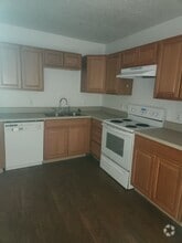 Building Photo - 142 Villa Ct
