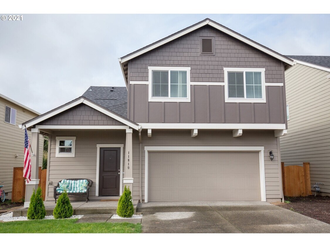 Foto principal - 11810 NE 128th Pl