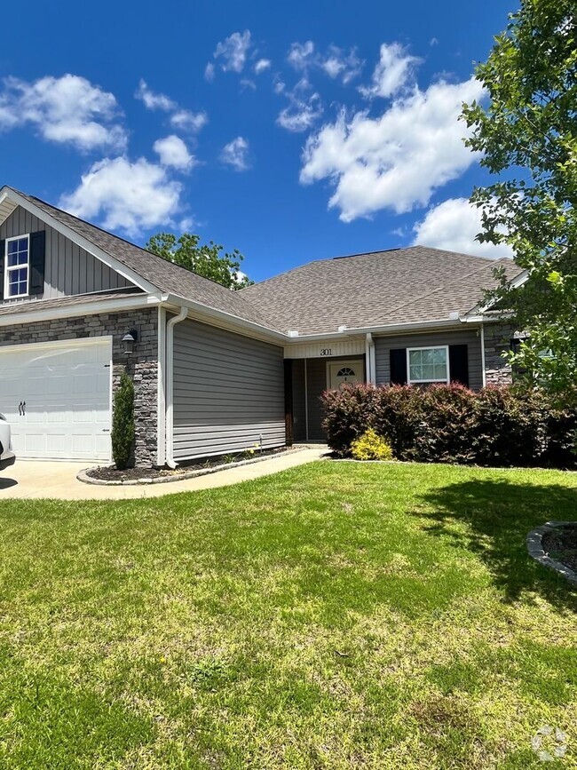 Building Photo - 301 Gibson Cir