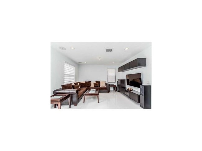 Building Photo - 8770 NW 99th Path