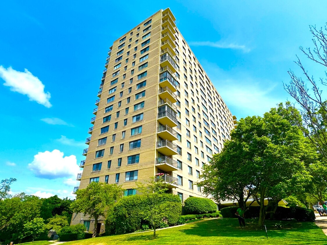 3671 Hudson Manor Terrace Unit 5M, The Bronx, NY 10463 Room for Rent