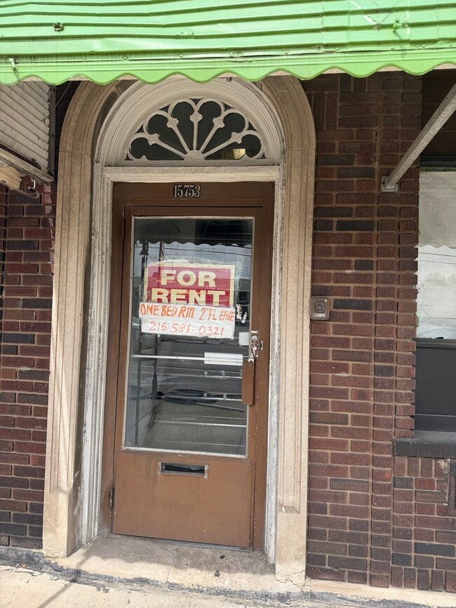 Building Photo - 15753 Broadway Ave