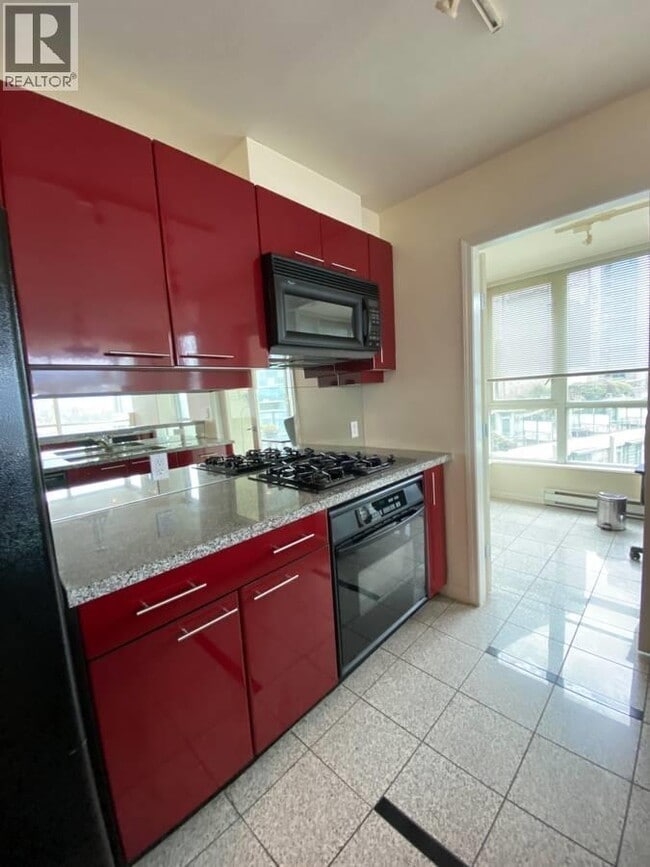 Photo du bâtiment - 1328 W Pender St