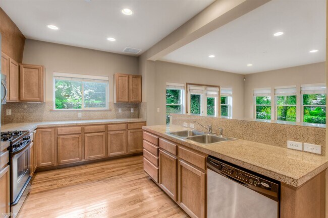 Foto del edificio - 4 br, 2.5 bath House - 19834 140th Avenue ...