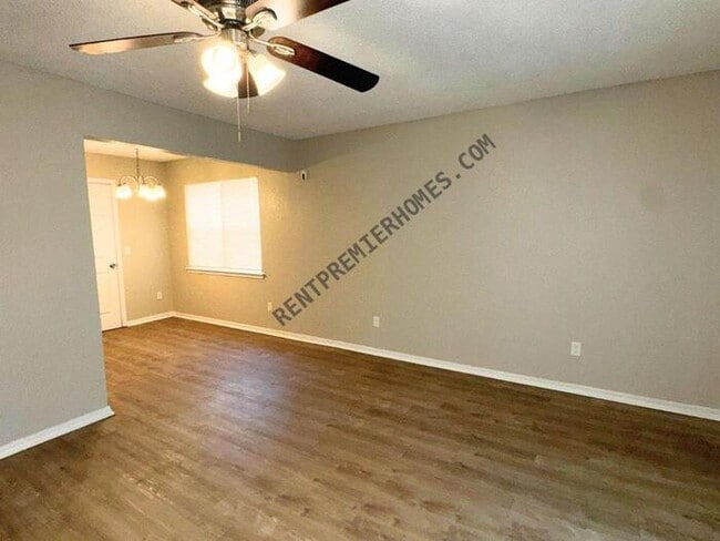 Foto del edificio - 8741 Hillridge Dr