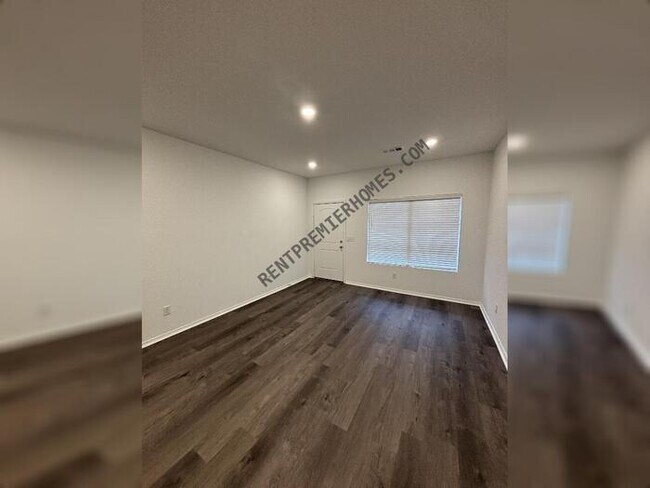Building Photo - 34 Ten Pt Ln