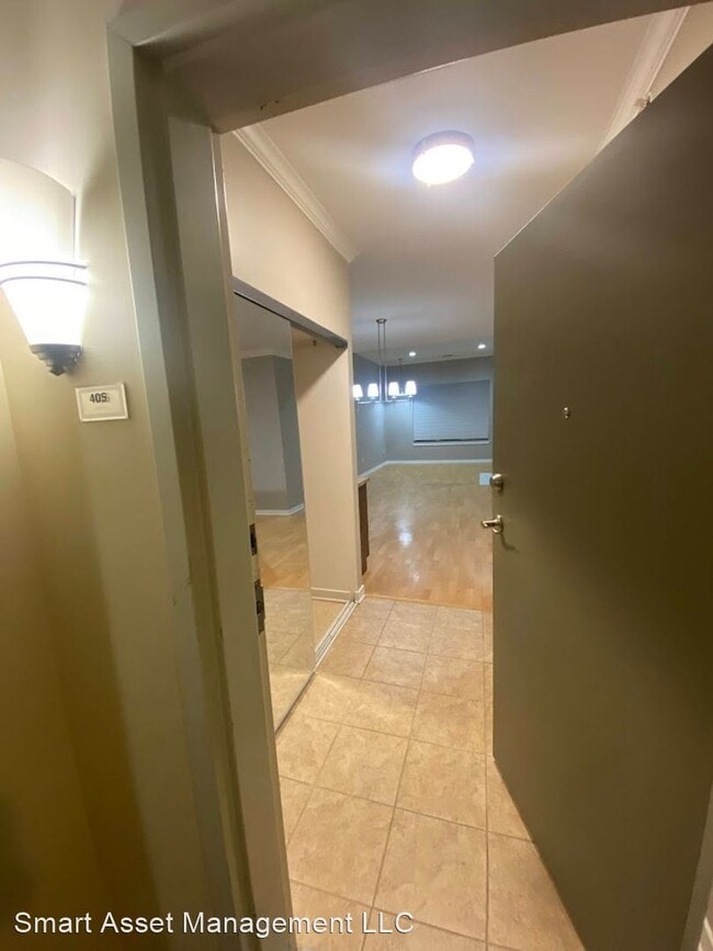 Building Photo - 2 br, 2 bath House - 3862 S Lake Drive Uni...