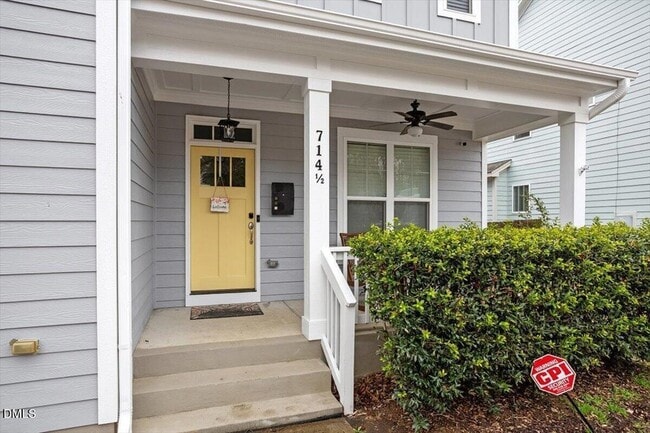 Building Photo - 714 1/2 S State Street Unit