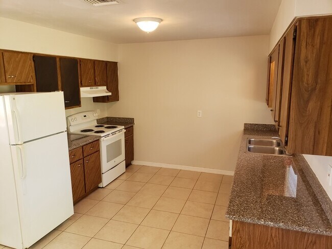 Foto del edificio - 2904 Foxdale Dr